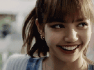 lisa-blackpink-kpop-rire-gif