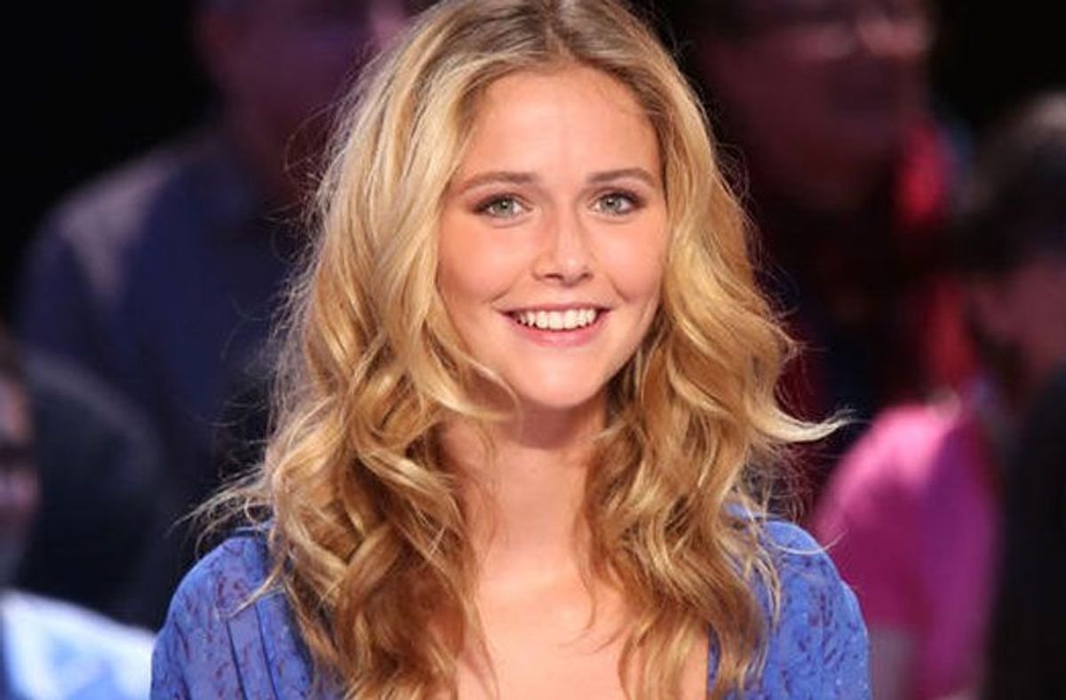 raphaelle dupire femme meuf fille