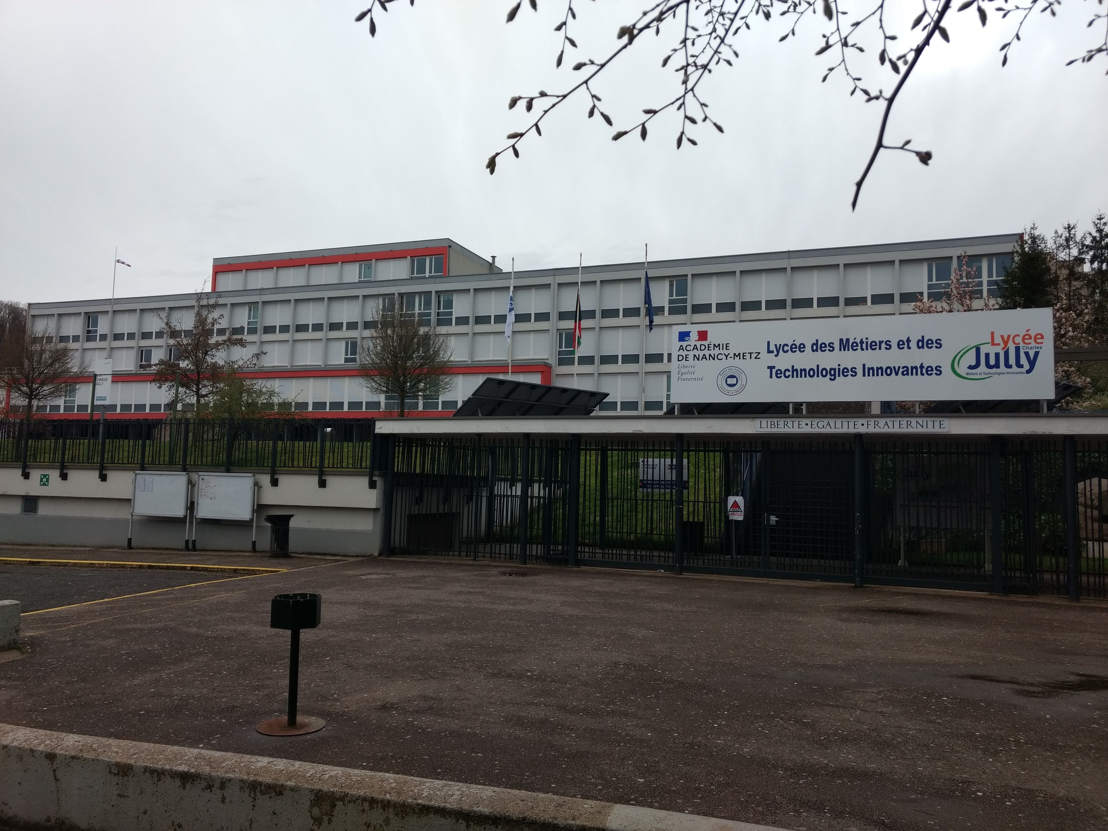 glandilus thionville ter sncf metz meh brume depress ambiance dortoir frontiere 57 54 champ isole