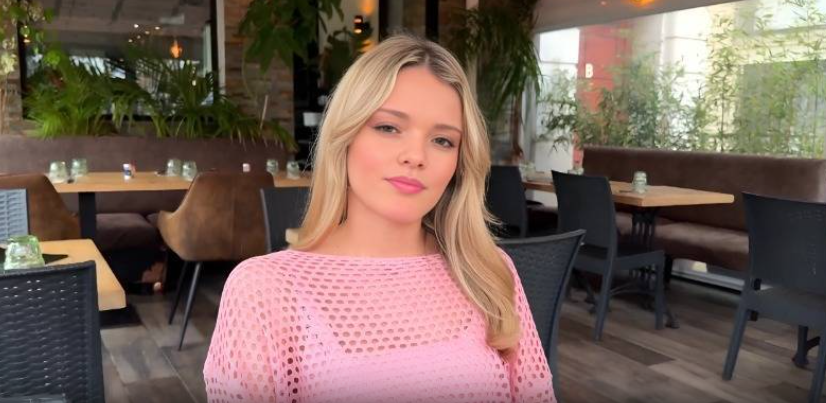 jade jm femme meuf fille blonde