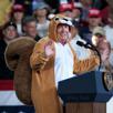 donald-trump-ecureuil-squirrel-peanut-costume-deguisement-usa-amerique-election-merica-murica