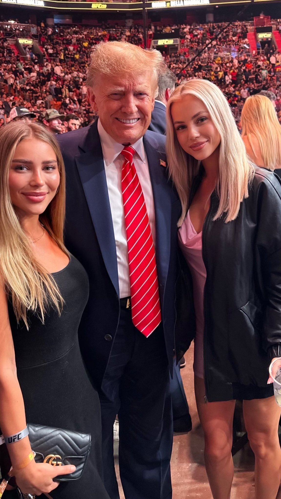 donald trump teen femme meuf fille blonde maga