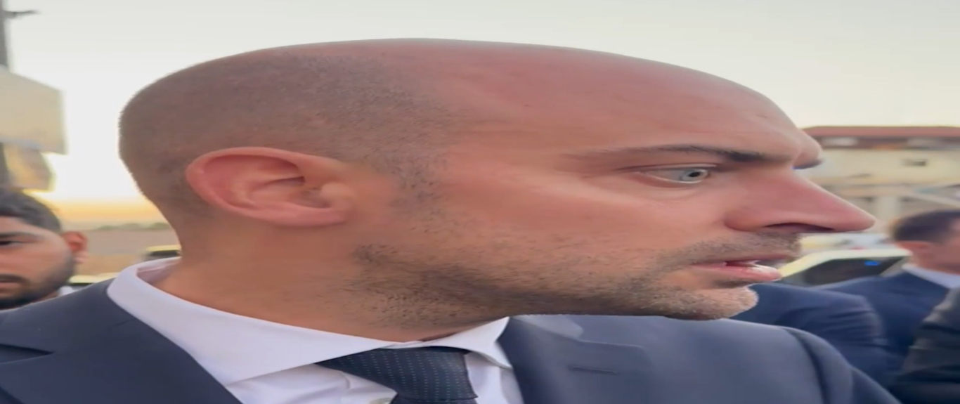 ministre affaires etrangeres israel gendarmes barrot eleona jerusalem surpris grosse tete applati ecrase chauve nez