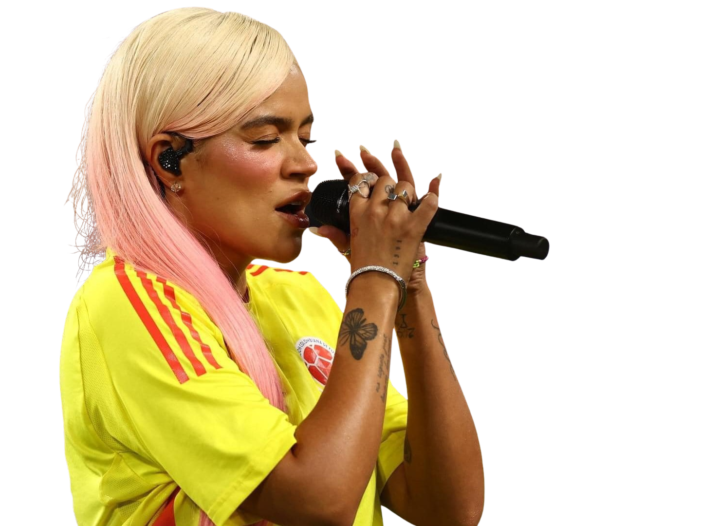 karol g canta en himno nacional de colombia copa america blonde rose