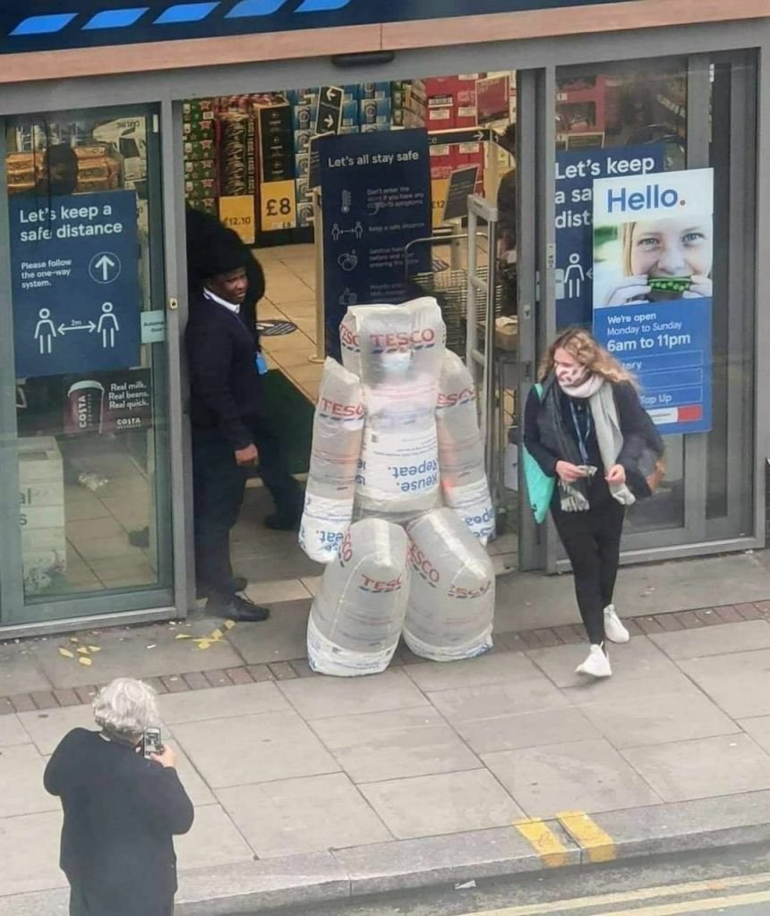 covid 19 2020 dystopie protection golem pnj peur virus malade plastique rhume grippe vaccin pfizer