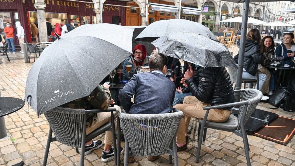 covid 19 2020 dystopie protection golem pnj peur virus malade plastique masque grippe vaccin pfizer