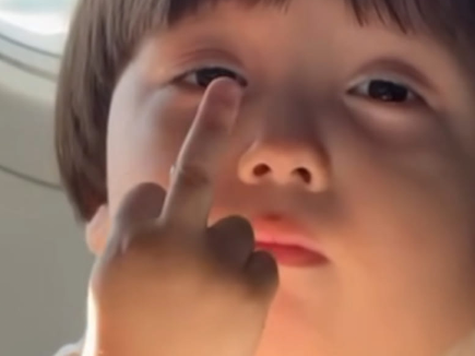 fuck middle finger kid fucku fuckyou doigt