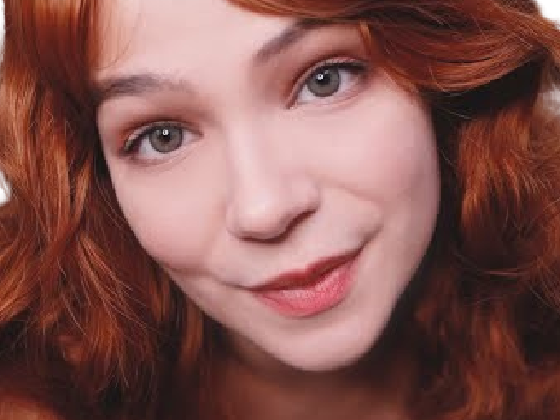 maimy nyan femme latina rousse sceptique doute malaise pas convaincue