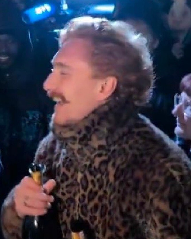 gaucho gauchiasse fdp encule gauchiste lfi karma jean marie le pen paris champagne manif fete