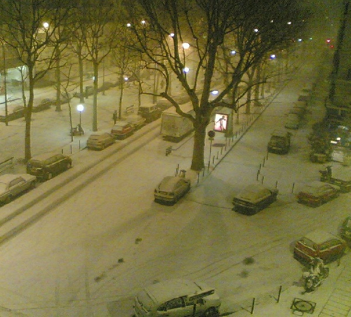 glandilus nuit night noche nyxta snow neige xioni silent hill province bourg town glauque macabre