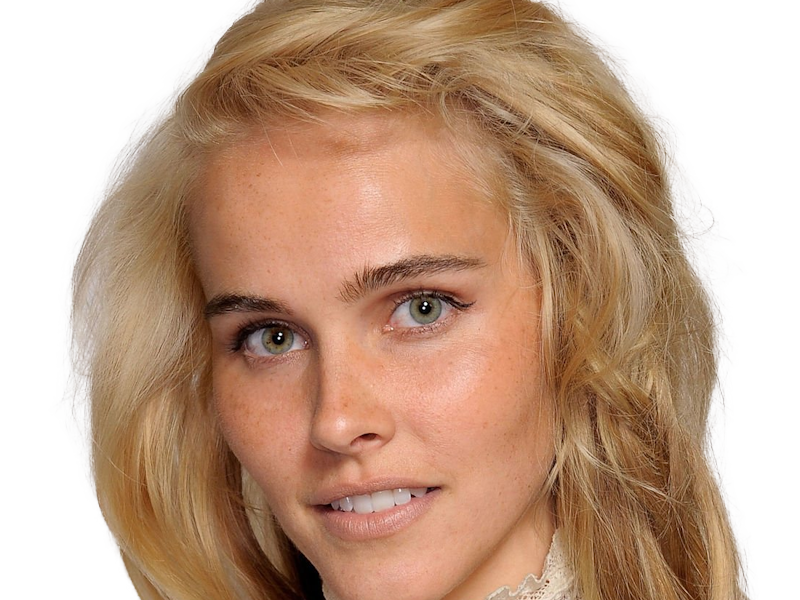 isabel lucas actrice australienne femme blonde yeux verts jolie beaute canon