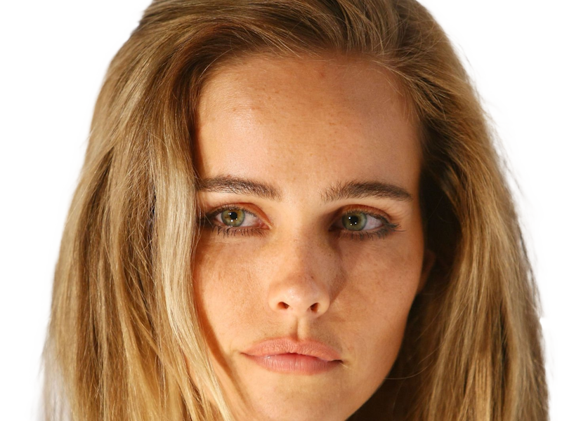 isabel lucas actrice australienne femme blonde yeux verts jolie beaute canon