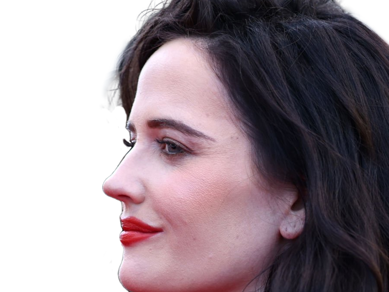 eva gaelle green actrice francaise femme fatale belle jolie yeux bleus noirs milf