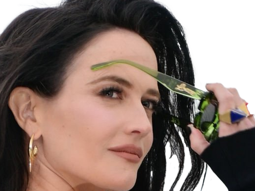 eva gaelle green actrice francaise femme fatale belle jolie yeux bleus noirs milf