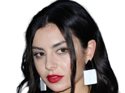 charli xcx chanteuse britannique hyperpop charlotte emma aitchison brat jolie