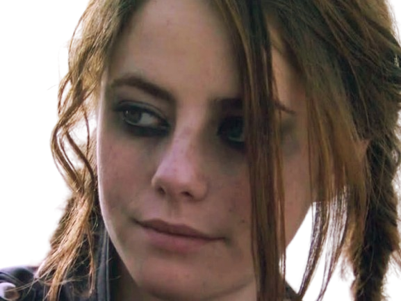 kaya scodelario skins actrice femme effy nattes