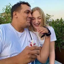 julie thekairi78 femme meuf fille blonde teen pedo gros gamer youtuber