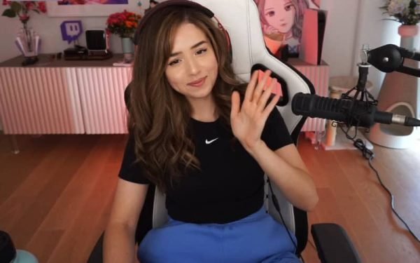 pokimane brune bave bzez femme meuf fille