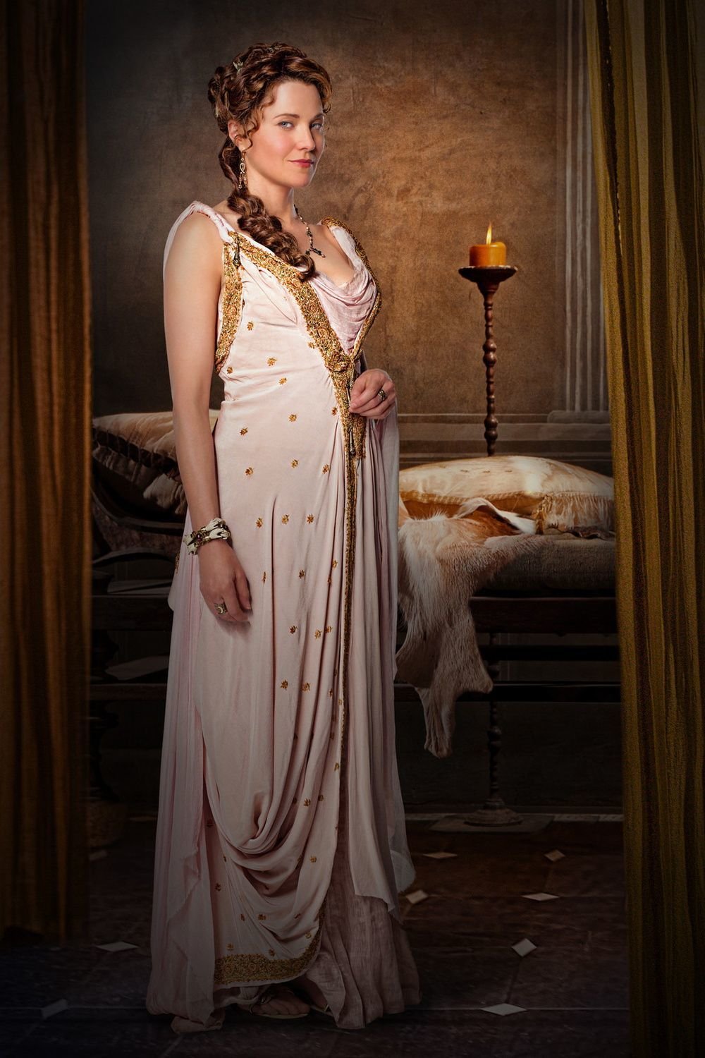 lucretia femme meuf fille spartacus serie milf bave