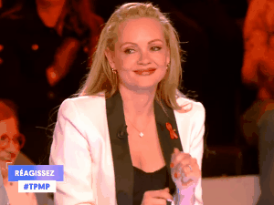 beatrice rosen sourire maline mignonne danse gif