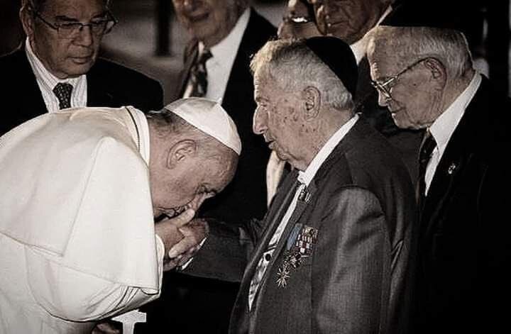 glandilus vatican corrupt pope iglesia church chapel pray bend knee joo juice kipa torah bank