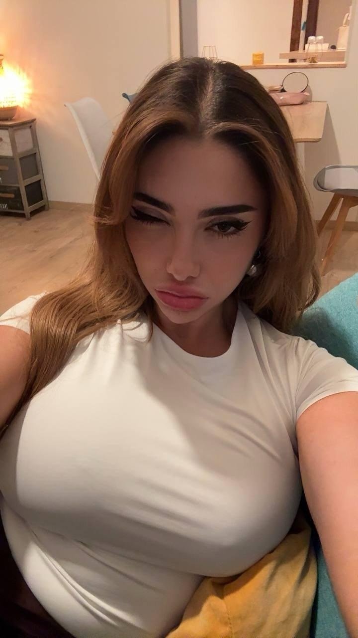 julia bayonetta 10 bave femme meuf fille