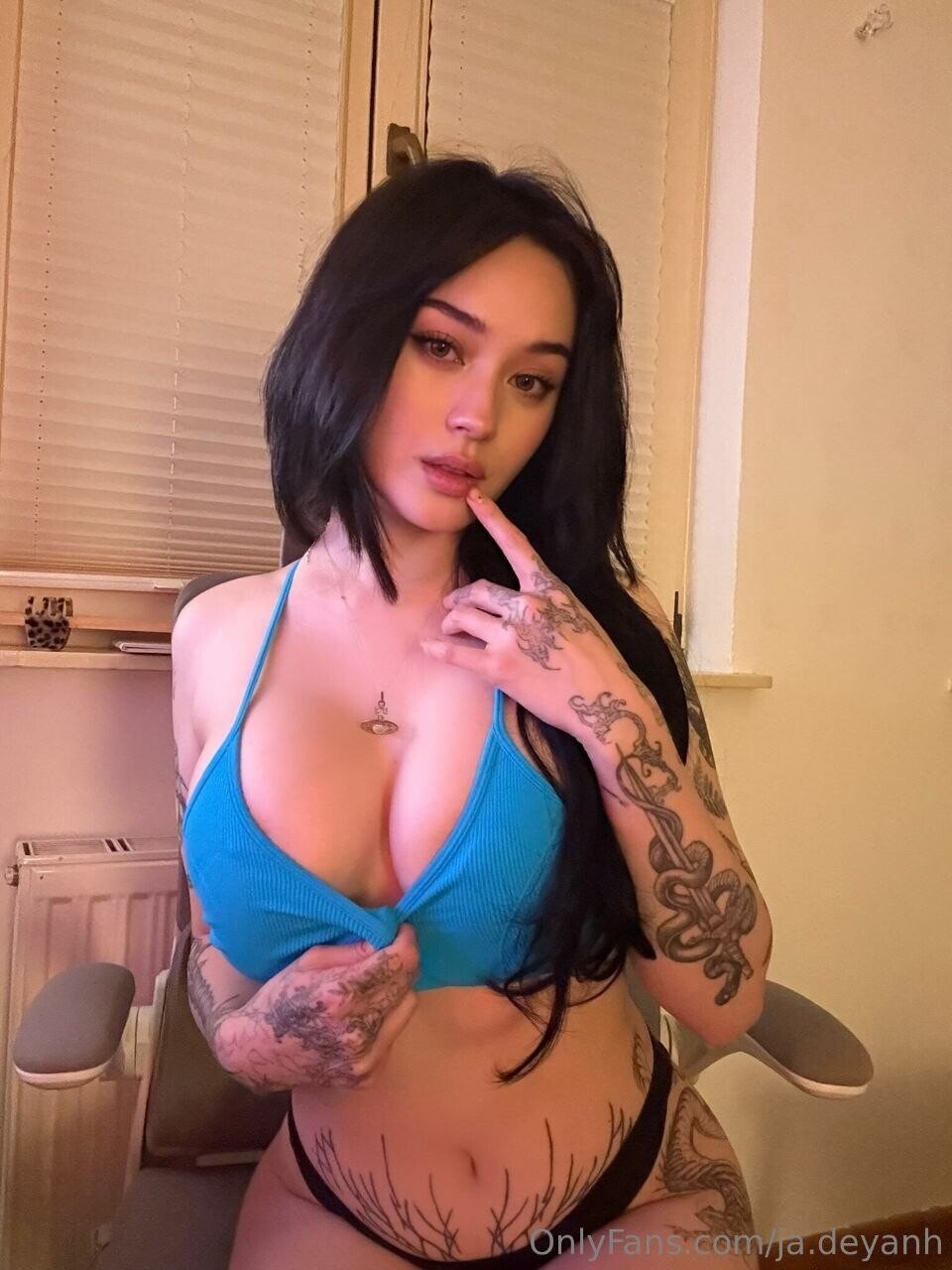 lastetas meuf fille teen femme ass cum fap pied feet onlyfans leak leaks jadeyanh