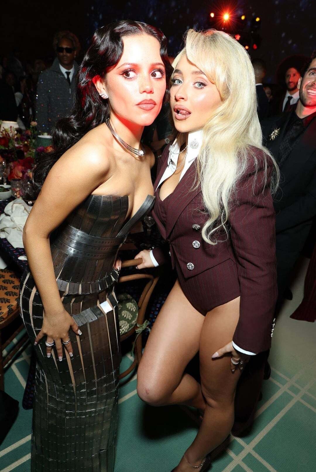 fille femme meuf teen cup fap sabrina carpenter jenna ortega