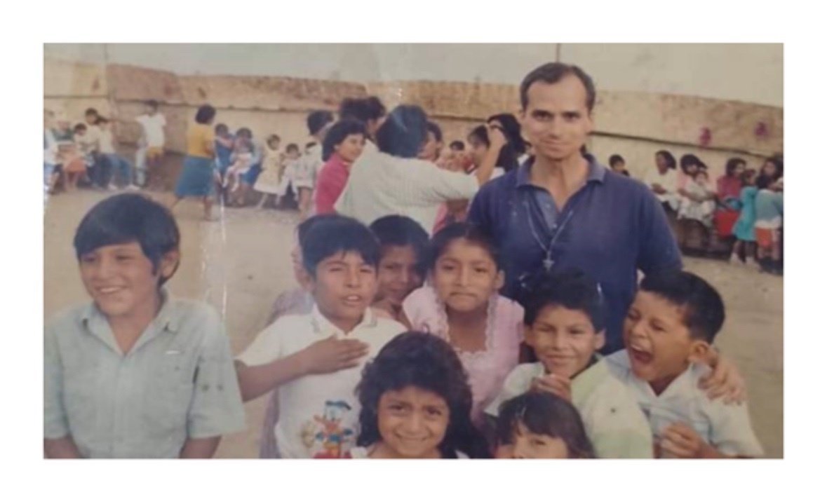 glandilus vatican corrupt pope iglesia church chapel pray ped prevost theory scandal complotix incest qanon