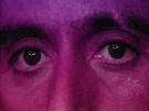 les-yeux-le-regard-tony-montana-scarface-lointain-reflechit