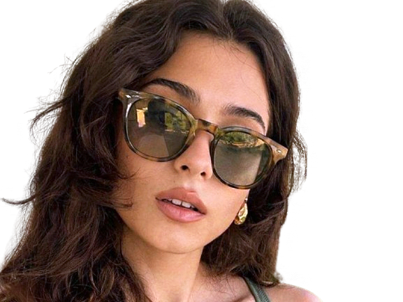 yaren yapici turque actrice belle lunettes soleil
