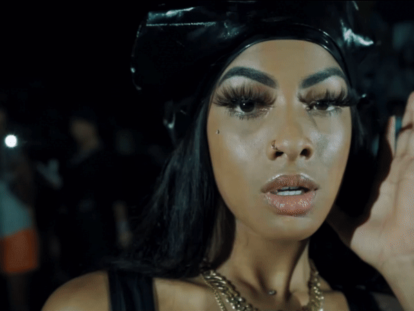 yailin la mas viral brune gif