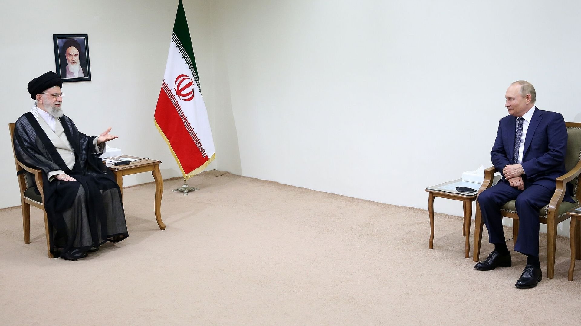 ali khamenei guide supreme iran poutine piece vide glauque guerre israel teheran