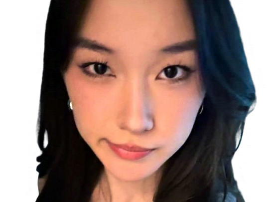 asiatique regard sourire maline