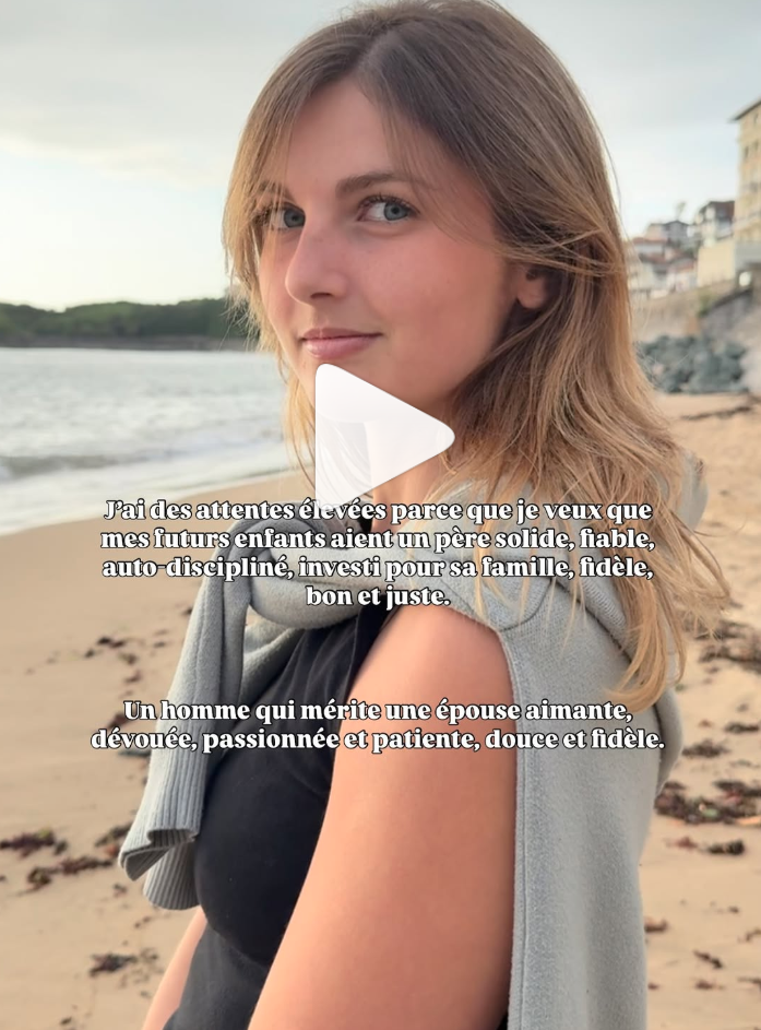 thais descufon teen femme meuf fille droite facho extreme blonde