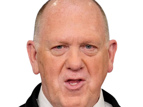 thomas douglas homan border czar agent forces ordre commentateur politique americain homme soixantenaire soixantaine sexagenaire