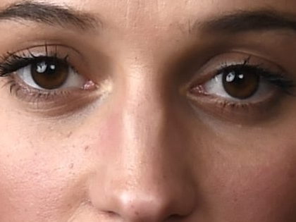 alicia amanda vikander actrice productrice suedoise femme brune yeux marrons vingtaine vingtenaire