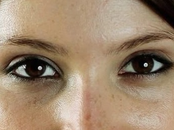 gemma arterton actrice brune britannique yeux marron plus belle anglaise cheveux attaches