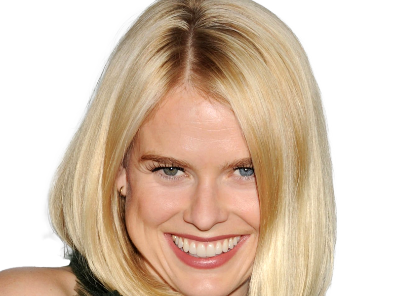 alice sophia eve actrice britannique anglaise americaine femme blonde heterochromie yeux vairons 2010s vingtaine vingtenaire