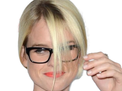 alice sophia eve actrice britannique anglaise americaine femme blonde heterochromie yeux vairons 2010s vingtaine vingtenaire