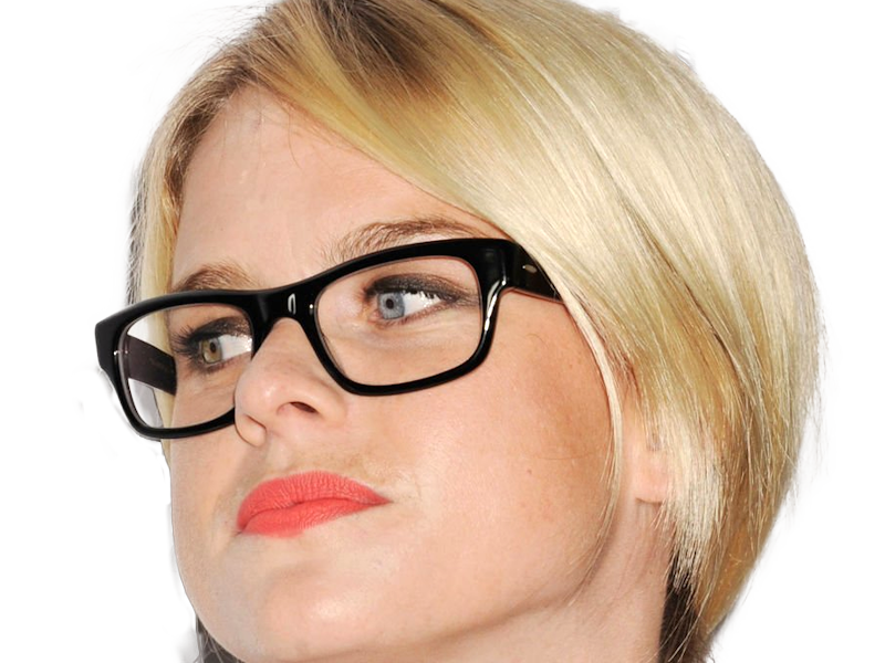 alice sophia eve actrice britannique anglaise americaine femme blonde heterochromie yeux vairons 2010s vingtaine vingtenaire