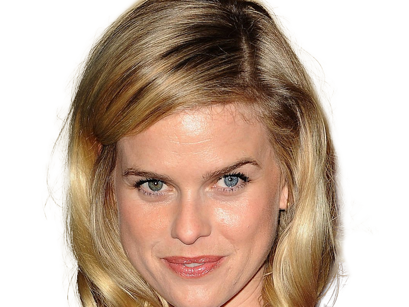 alice sophia eve actrice britannique anglaise americaine femme blonde heterochromie yeux vairons 2010s vingtaine vingtenaire