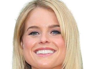 alice sophia eve actrice britannique anglaise americaine femme blonde heterochromie yeux vairons 2010s vingtaine vingtenaire