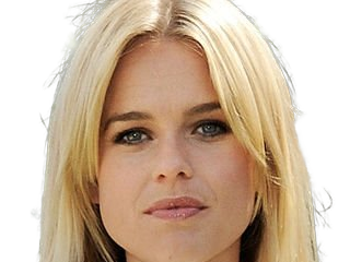 alice sophia eve actrice britannique anglaise americaine femme blonde heterochromie yeux vairons 2010s vingtaine vingtenaire
