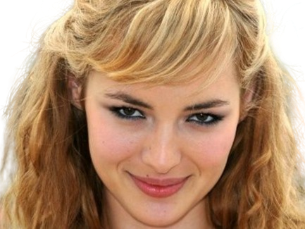 louise ariane bourgoin actrice francaise blonde yeux bruns marron jeune vingtaine vingtenaire miss meteo 2000s