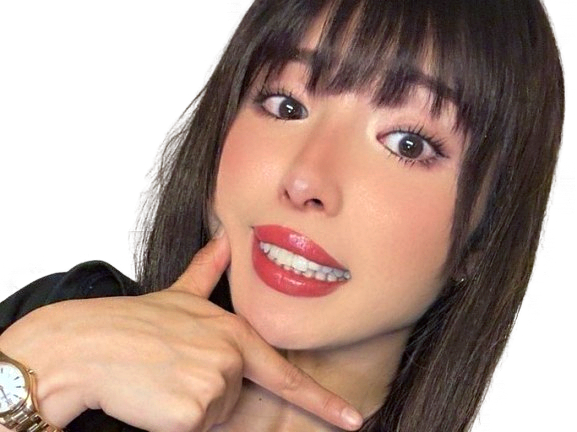 meowko japonaise twitch sourire grimace