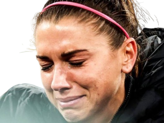 alexandra alex morgan carrasco footballeuse americaine brune yeux bleus femme belle sportive