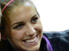 alexandra-alex-morgan-carrasco-footballeuse-americaine-brune-yeux-bleus-femme-belle-sportive