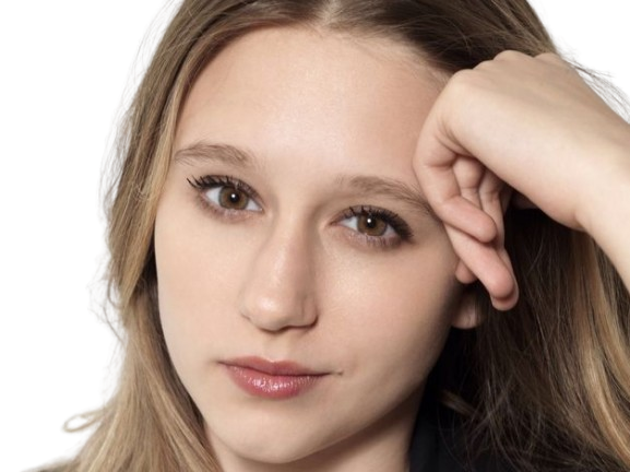 taissa farmiga actrice mannequin americaine jeune vingtaine vingtenaire chatain