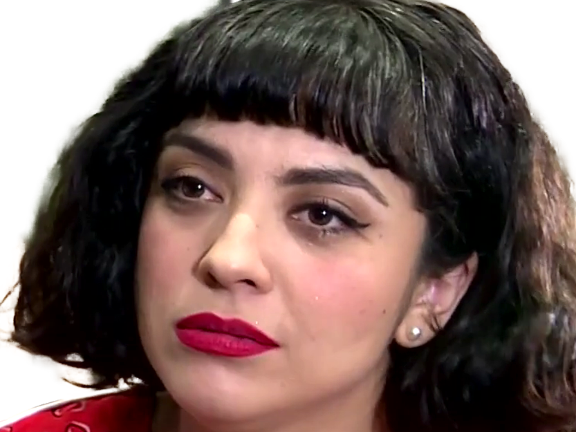 mon laferte norma chanteuse auteure compositrice latine mexicaine chilienne trentaine trentenaire brune femme